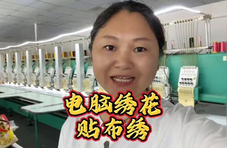 小宠物时尚新潮流：精致可爱的衣服推荐